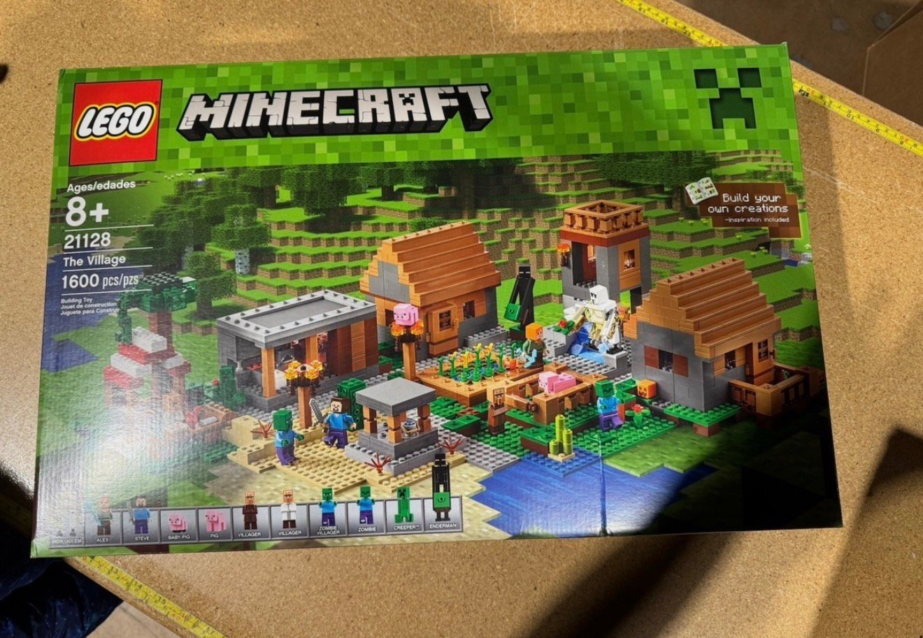 LEGO Minecraft 21128 The Village – Brand New & Sealed Original Minecraft Village Set with Figures